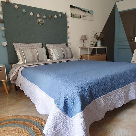 Chambre D'Hotes "La Petite Dormeuse" Comps  エクステリア 写真