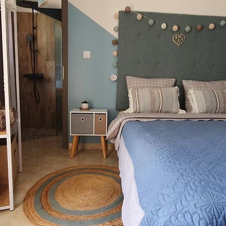 Chambre D'Hotes "La Petite Dormeuse" Comps  エクステリア 写真